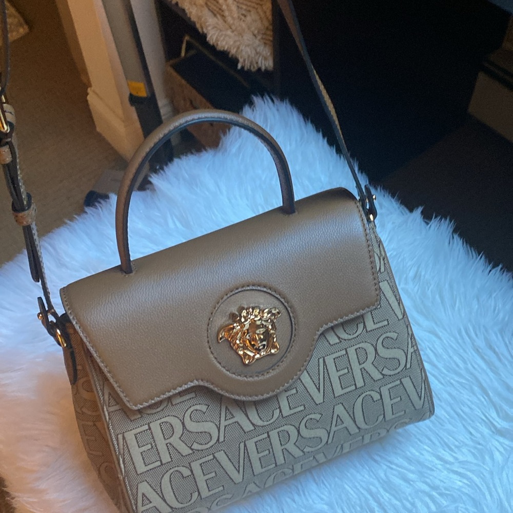 Versace bag - Picture 14 of 17